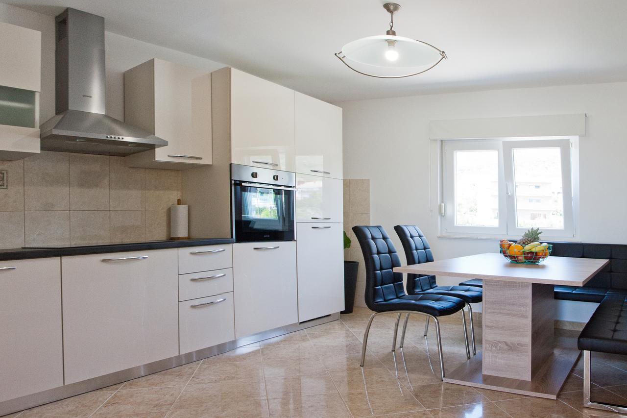 Apartment Noel Kastela Exterior photo